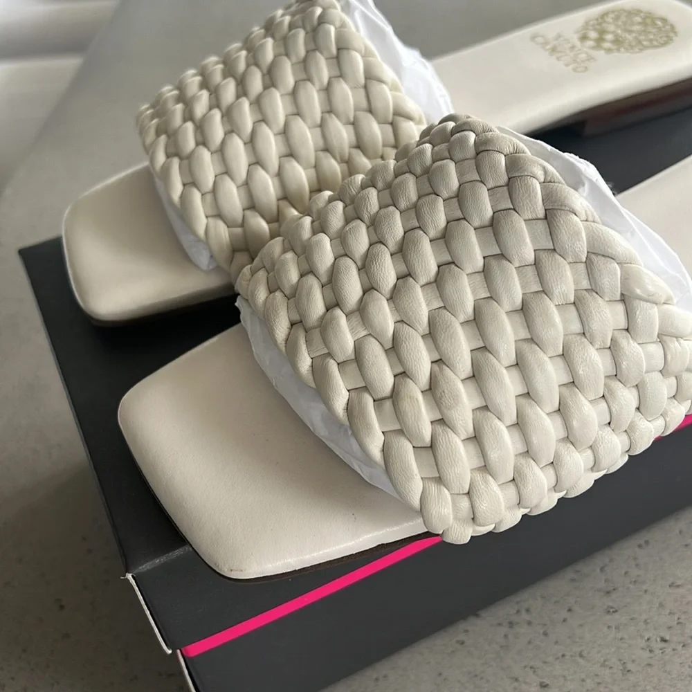 Vince Camuto slides - Picture 3 of 6